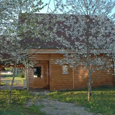 Independant Avec Jardin Et Acces Piscine Pres De St Pourcain - Fr-1-489-151 Vakantiehuis Louchy-Montfand